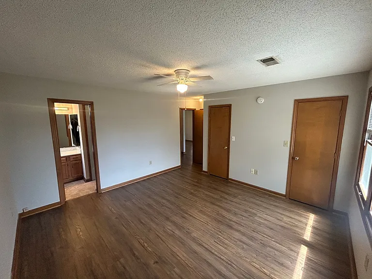 307 Stratford Pl — Photo 25