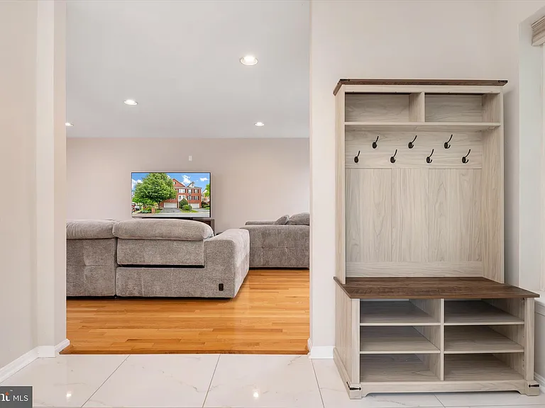 1 Johnsborough Ct #43 — Photo 4