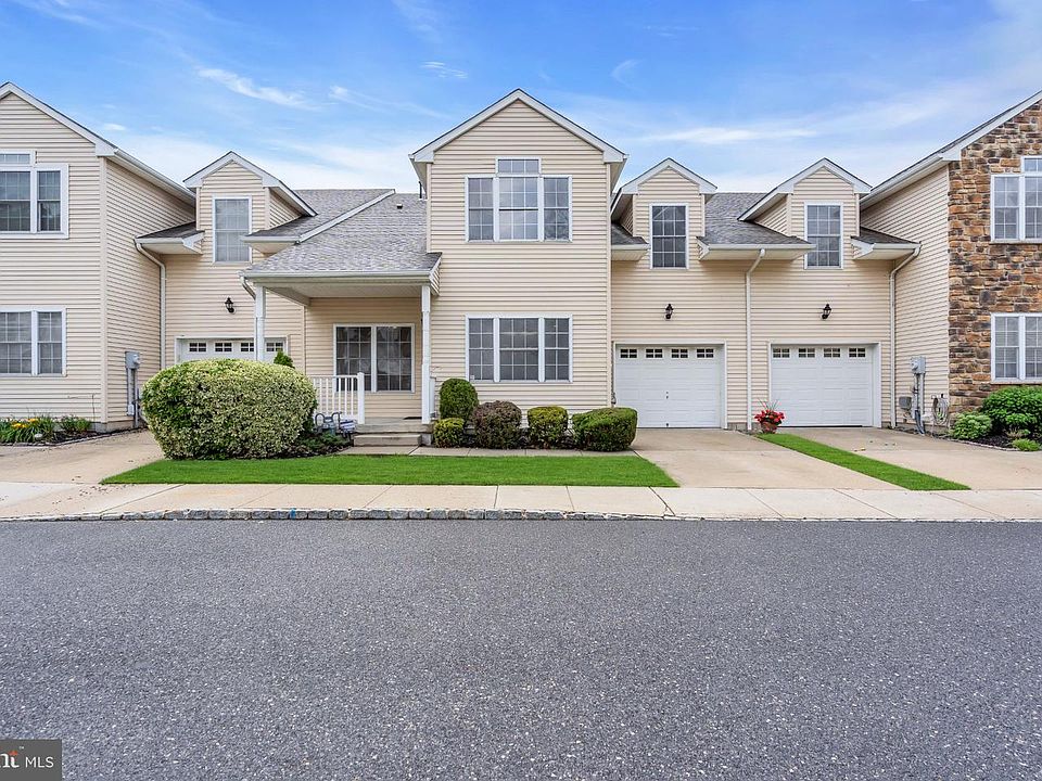 1st image of 25 Charles Cir