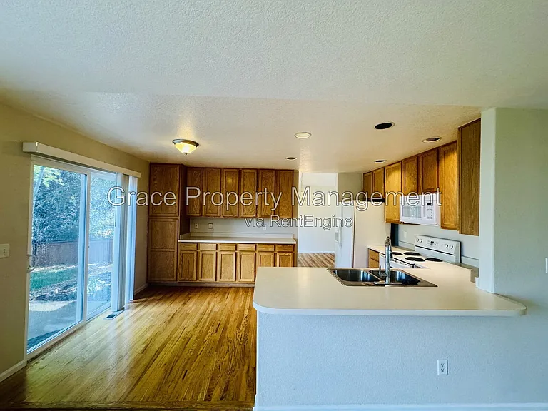 14337 Austin Ct — Photo 5