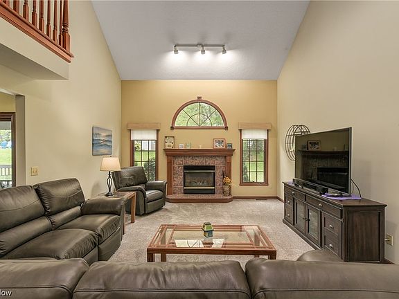 4th image of 7844 Shelly Dr