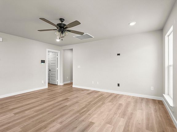5th image of 13208 Avenue S