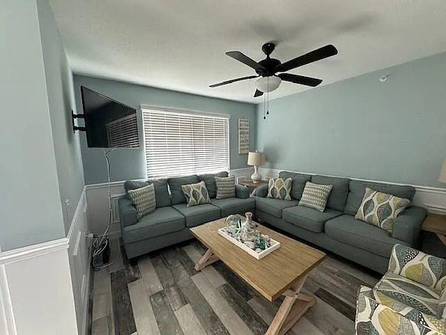 110 Villa Cir #110 — Photo 9