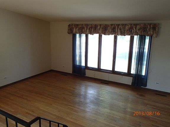 4th image of 15333 Orchard Ln