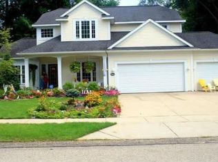 3544 Meadowgrove Dr SE, Kentwood, MI 49512