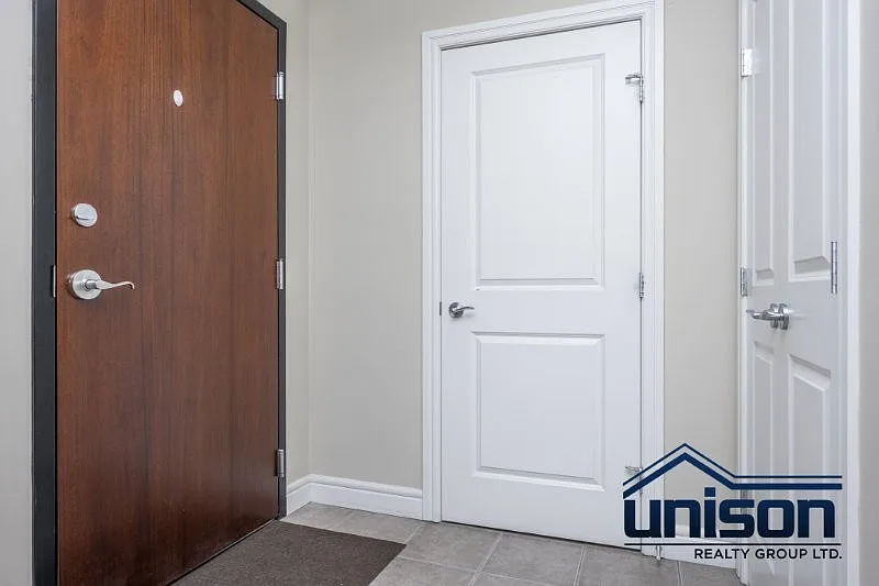 2 bed, 990 sqft, $2,700 — Photo 4