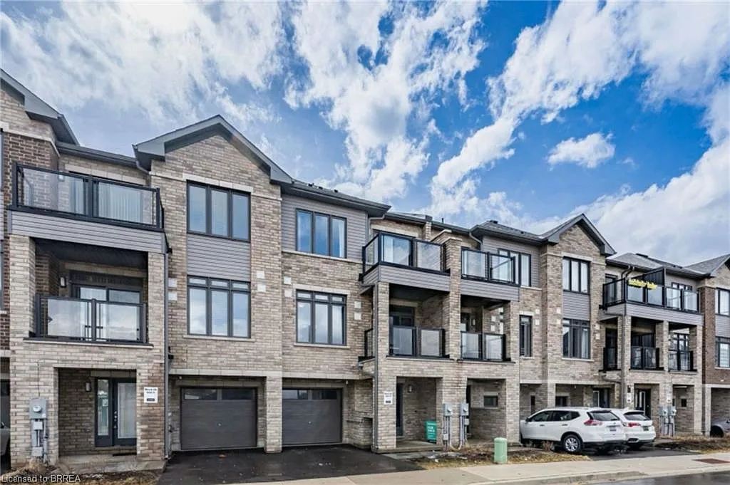 2 bed, 2.5 bath, 1350 sqft, $2,250 — Photo 2