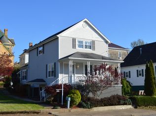 725 Riverside Dr, Sistersville, WV 26175