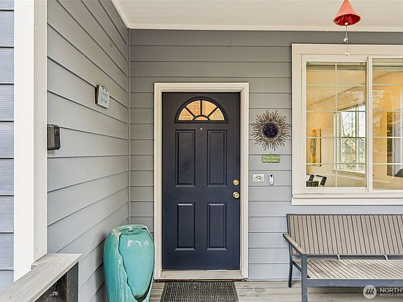4th image of 5217 23rd Avenue SW