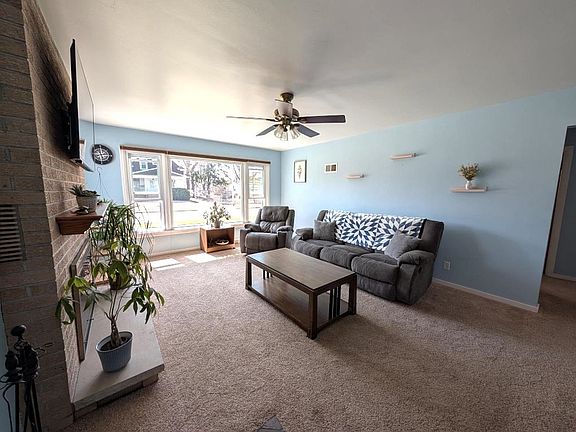 3rd image of 534 W 12th Ave