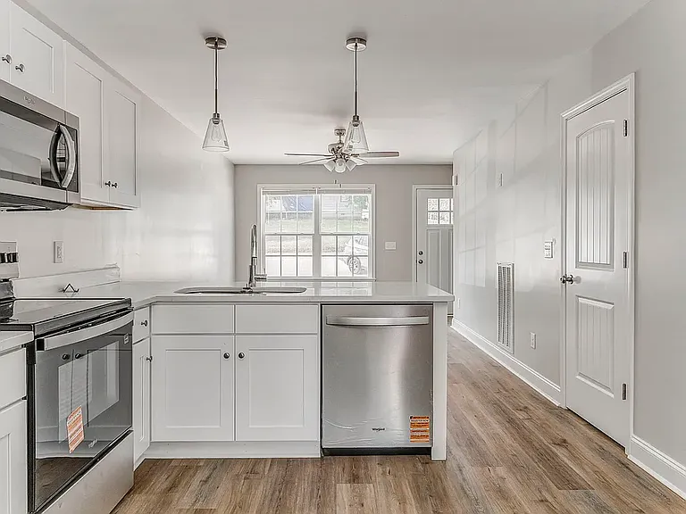 124 Callahan Cavender Rd SE #B — Photo 8