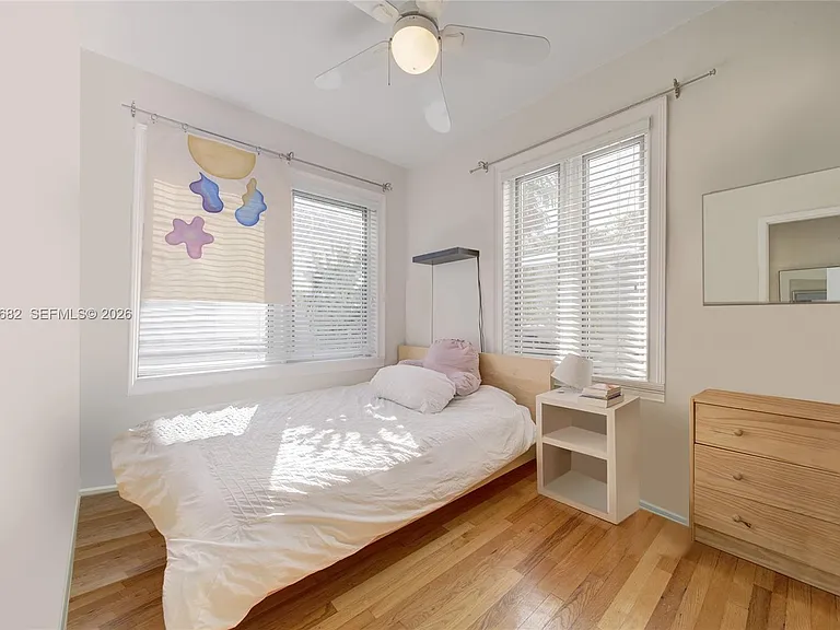 1212 Medina Ave — Photo 11