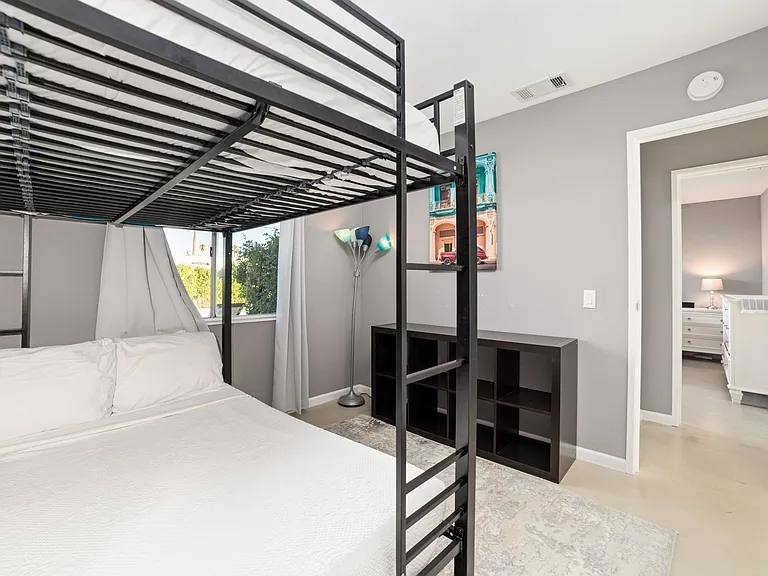44616 Buckingham St — Photo 34
