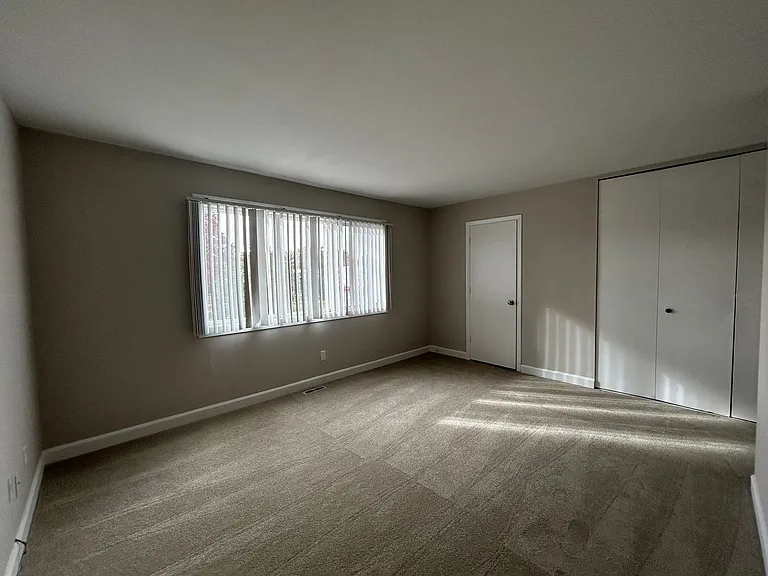 Candlelite Apartments — Photo 113