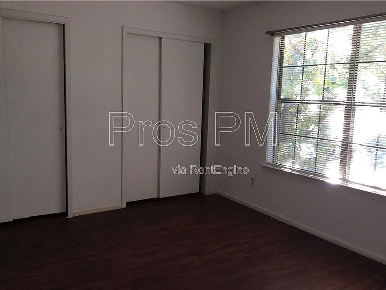 852 W Collins St — Photo 6