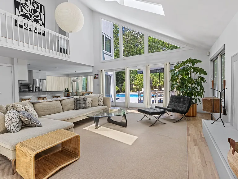 24 Quogue Riverhead Rd — Photo 3