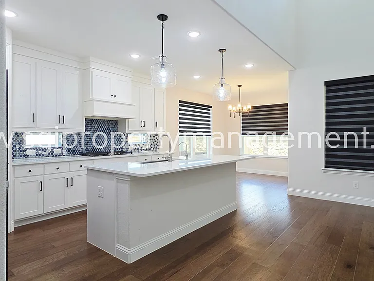 10870 Grayhead Dr — Photo 8