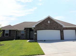 3406 S Valley View Dr, Springfield, MO 65807