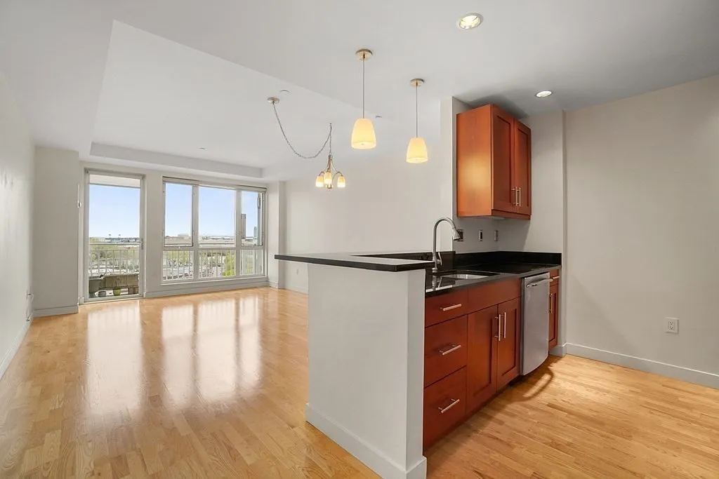 1 bed, 785 sqft, $3,700 — Photo 1