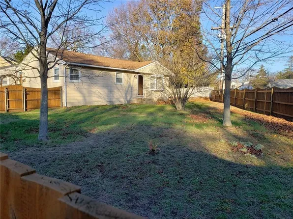 138 Spofford Ave, Warwick, RI 02888