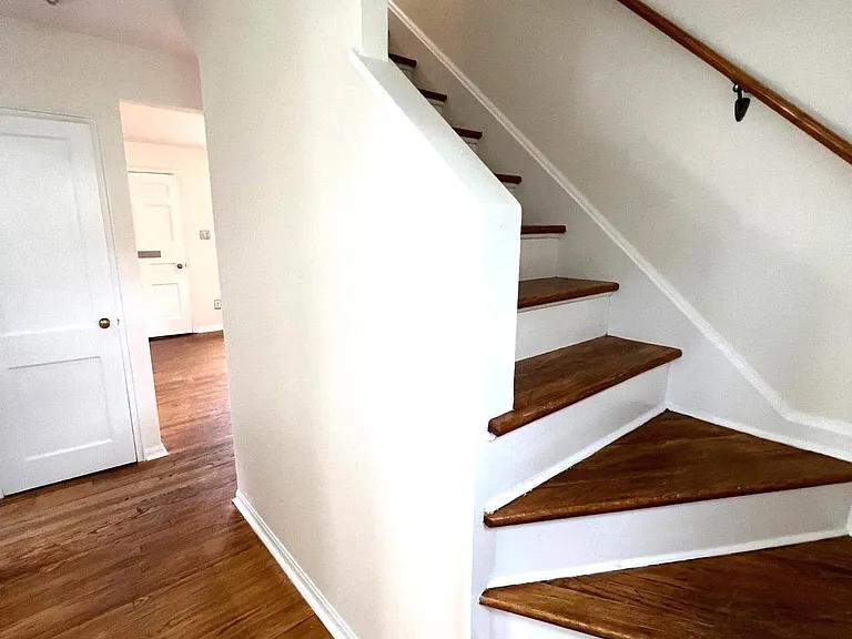1907 Columbia Ave — Photo 13
