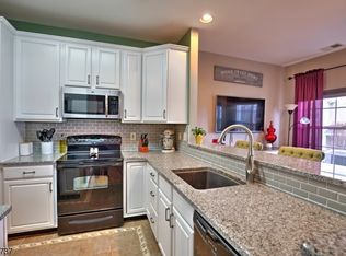 49 Four Oaks Rd, Bedminster, NJ 07921