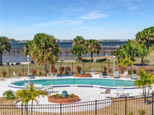 12498 Riverside Dr APT 205, Fort Myers, FL 33919