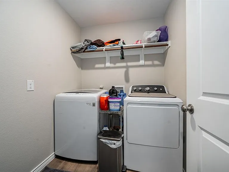 807 Sunrise Ln — Photo 26