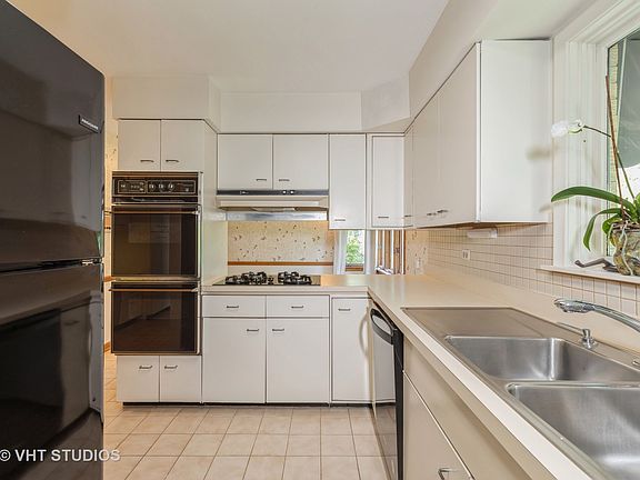 4th image of 809 Bruce Ave