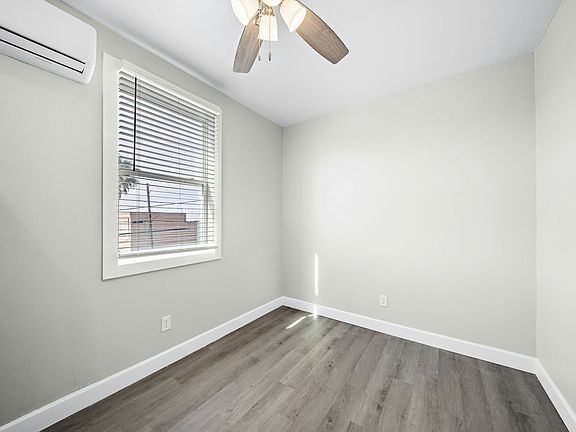 2nd image of 614 35th St #3