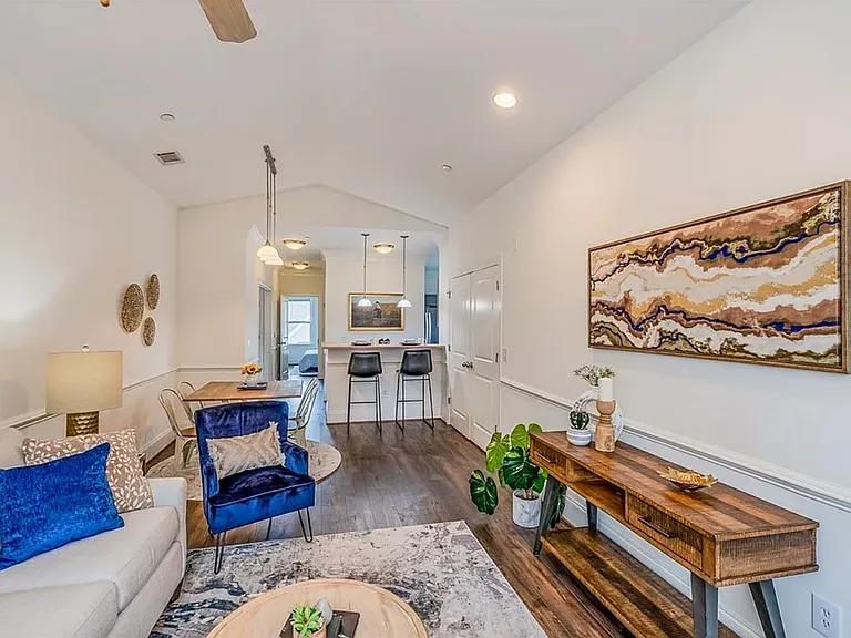 204 E Park Ave #203 — Photo 2