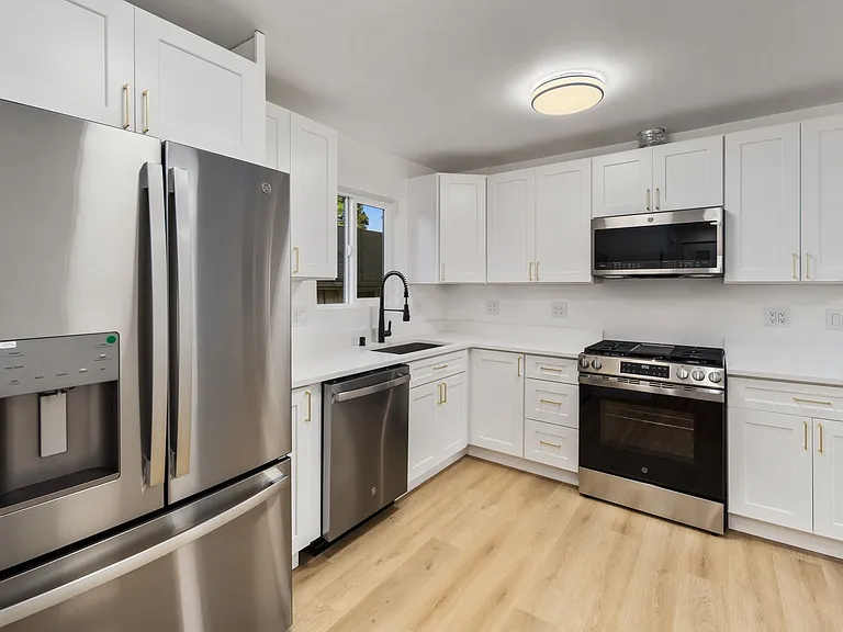 5945 Fauntleroy Way SW #A — Photo 14
