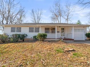 1405 NE 62nd St, Kansas City, MO 64118
