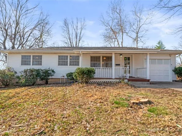 1405 NE 62nd St, Kansas City, MO 64118