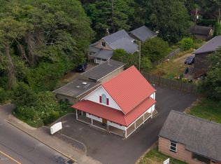636 E Olive St, Newport, OR 97365