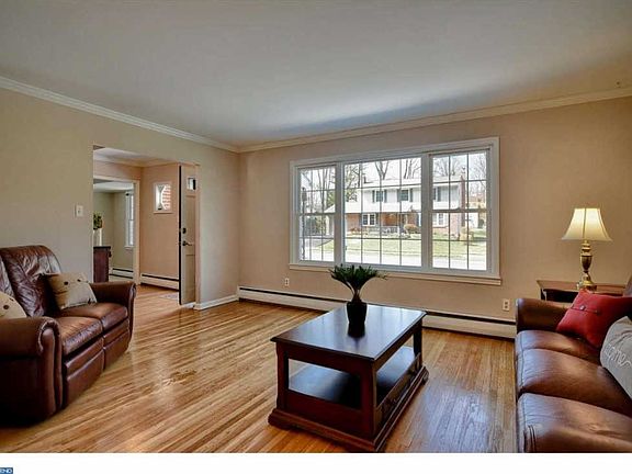 4th image of 2633 Boxwood Dr