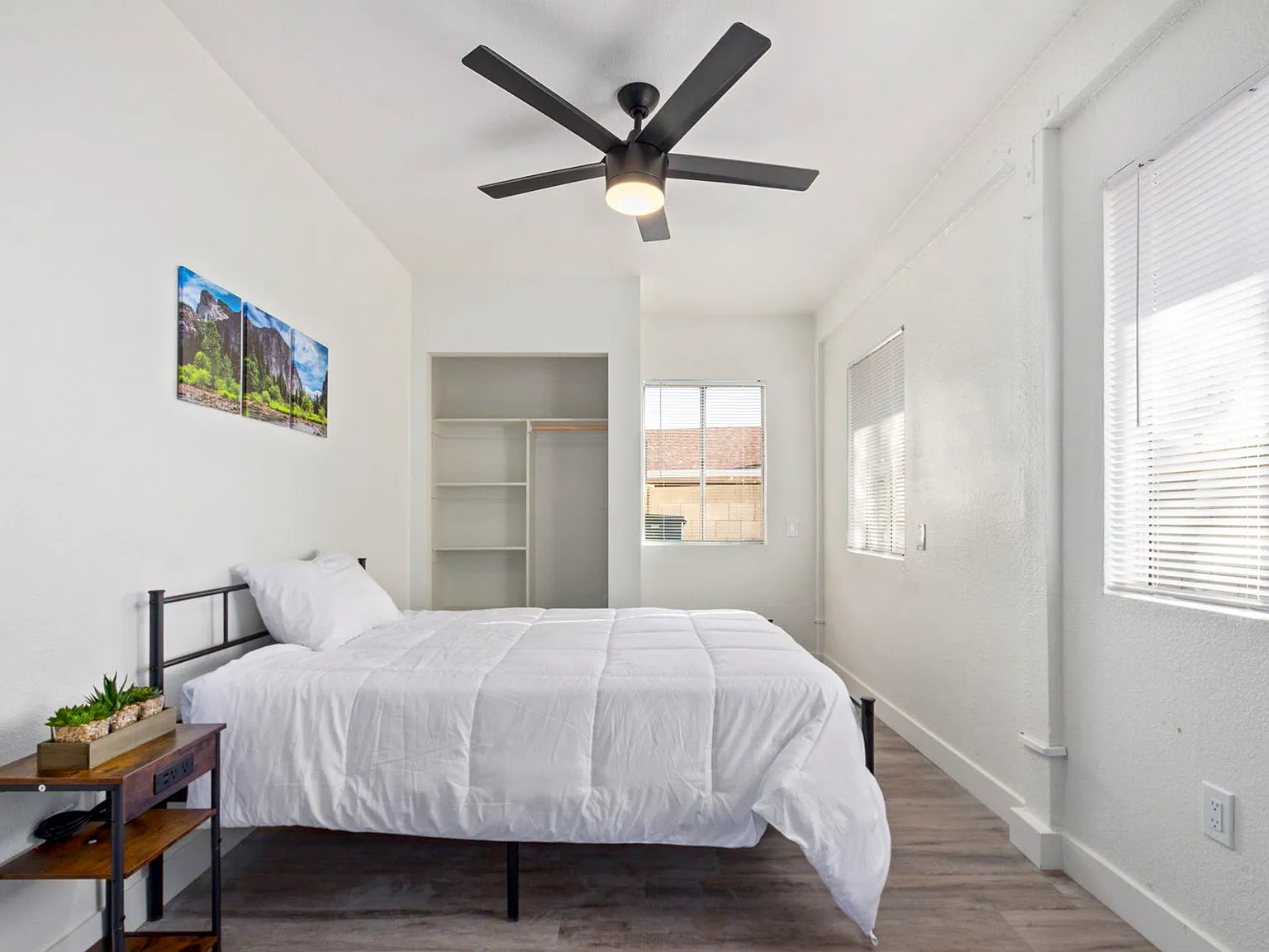 4 bed, 2.0 bath, 2100 sqft, $866 — Photo 1