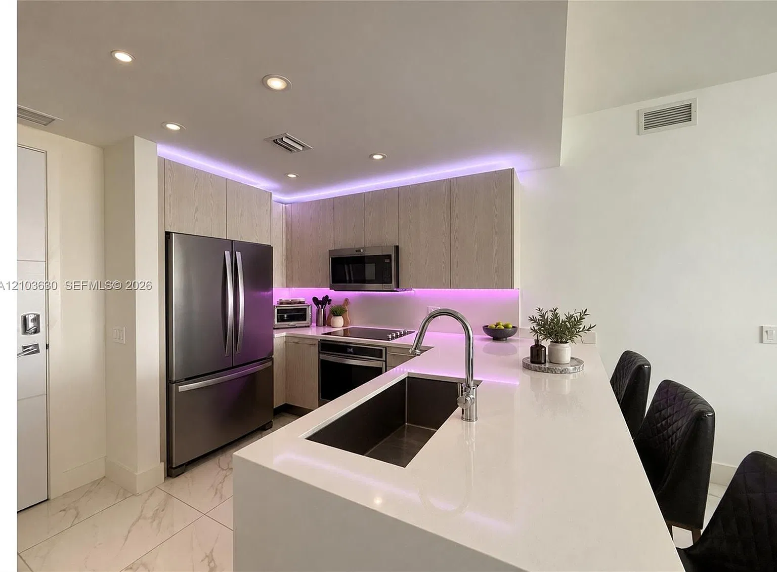 Metropica North Tower One — Photo 1