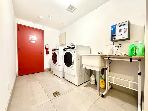 51 Cedar Street image 9 of 10