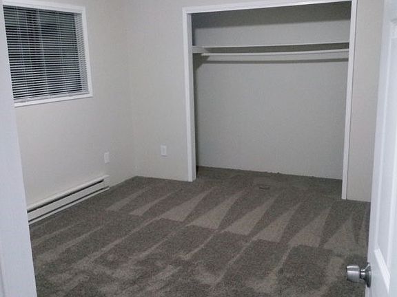 5th image of 2938 E Walnut St APT 6