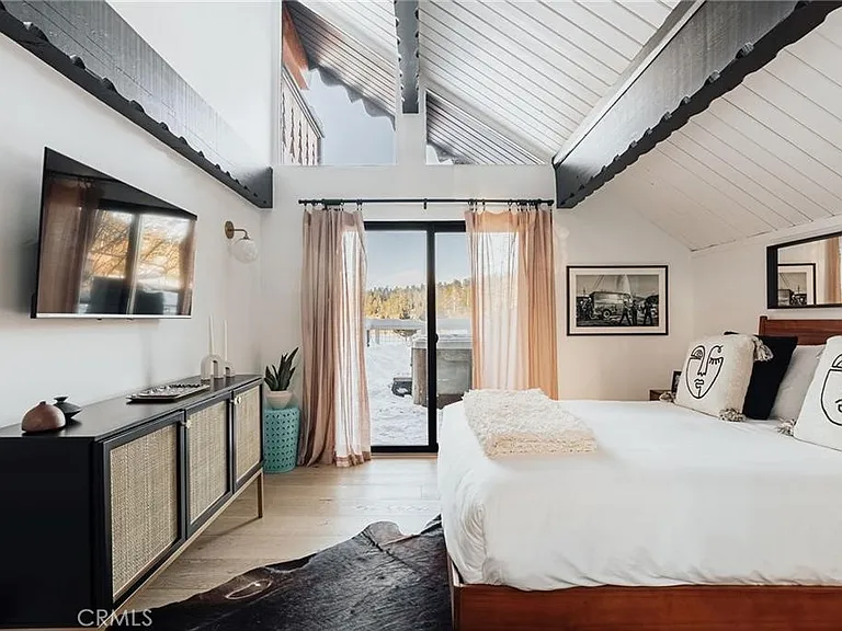 1021 Club View Dr — Photo 15