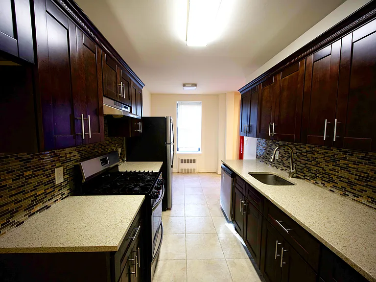 2 Spruce St #1 — Photo 4