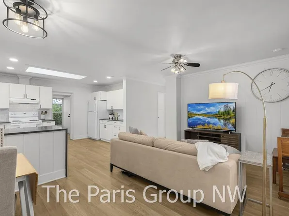 2303 NE 7th St, Renton, WA 98056
