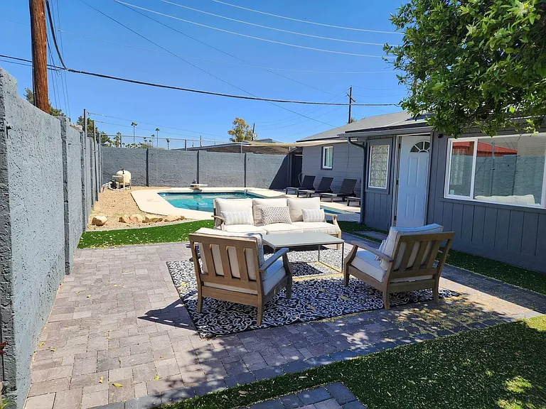 1214 W Highland Ave — Photo 47