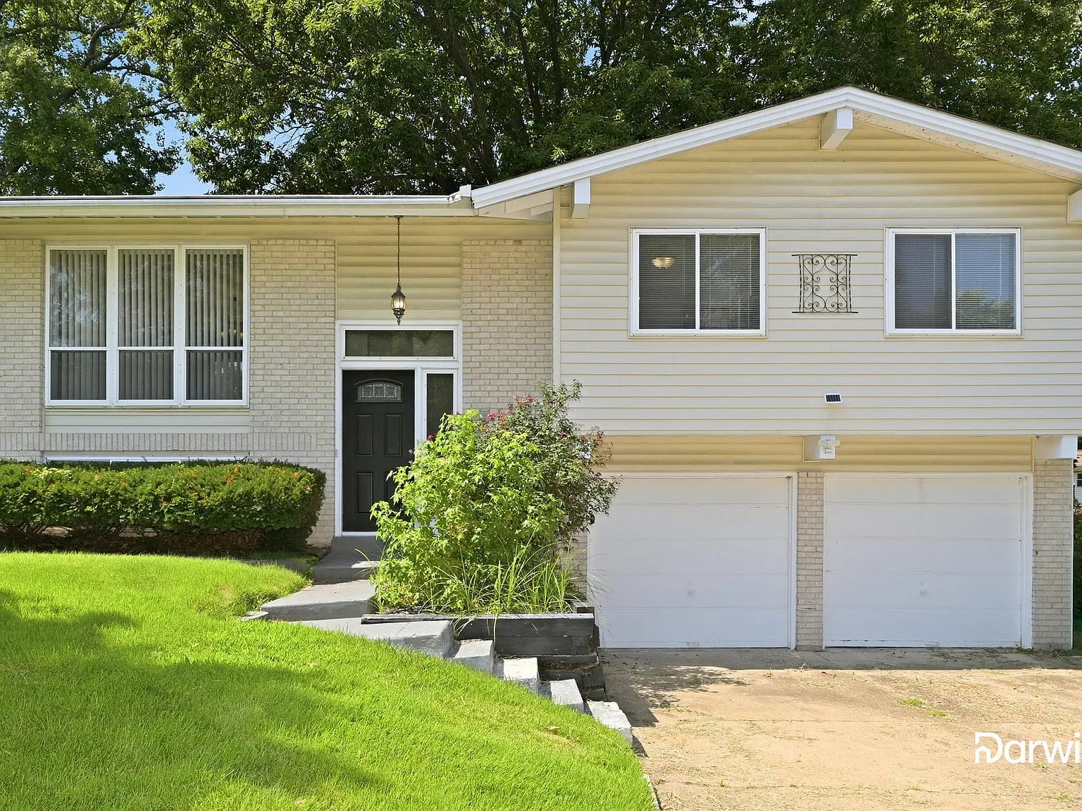 3 bed, 2.5 bath, 1096 sqft, $1,775 — Photo 1