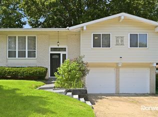 175 Comanche Ln, Florissant, MO 63033
