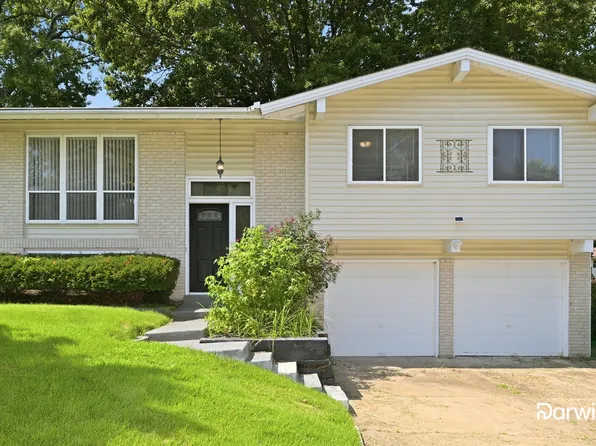 175 Comanche Ln, Florissant, MO 63033
