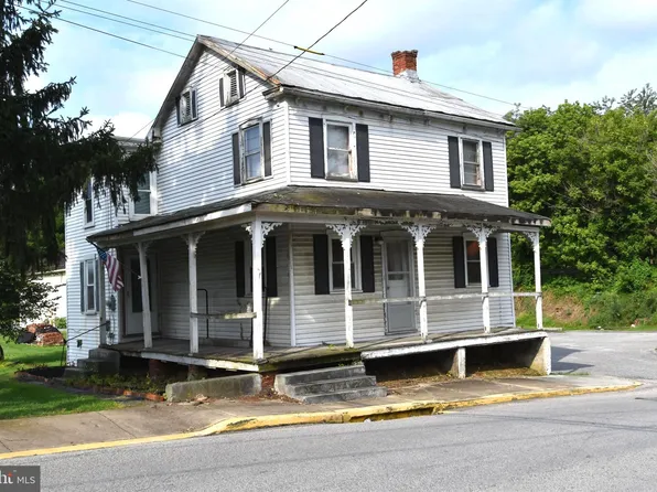 52 Main St, Seven Valleys, PA 17360