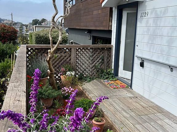 4th image of 1229A Diamond St #A