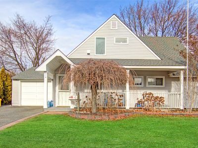 24 Bobwhite Lane, Hicksville, NY, 11801